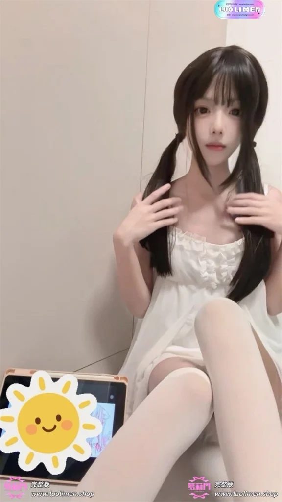 图片[2]-恩恩 – 新作 [520私定版] 5分钟 露脸吊带睡裙白丝 [1V-212MB]-萝莉萌妹